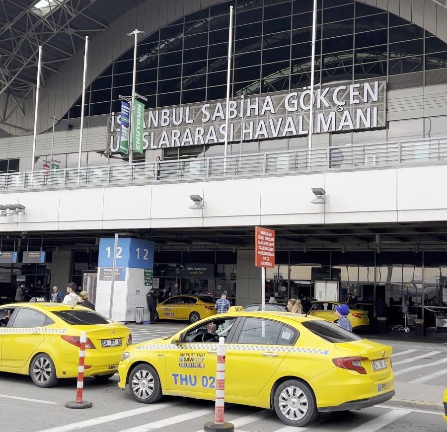 3 How to get from Sabiha Gökçen Airport to the city center via taxi