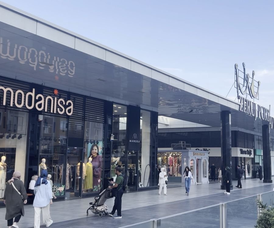 Zeruj Port shopping mall - modest fashion shopping Istanbul