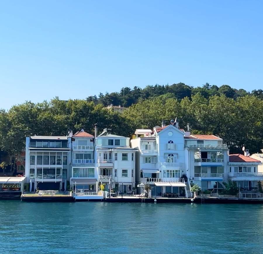 Smaller Yalı Properties in Istanbul
